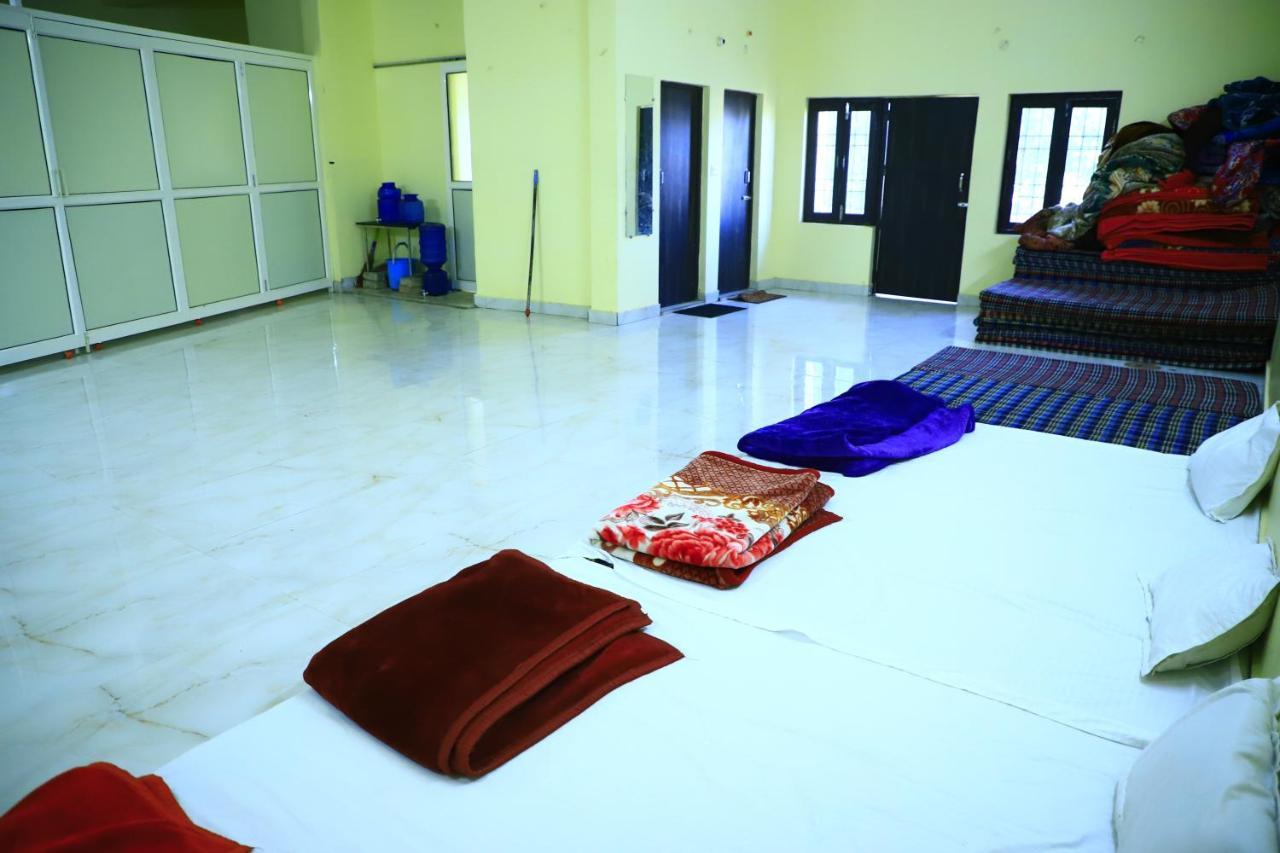 Shivraj Homestay Matura Exterior foto