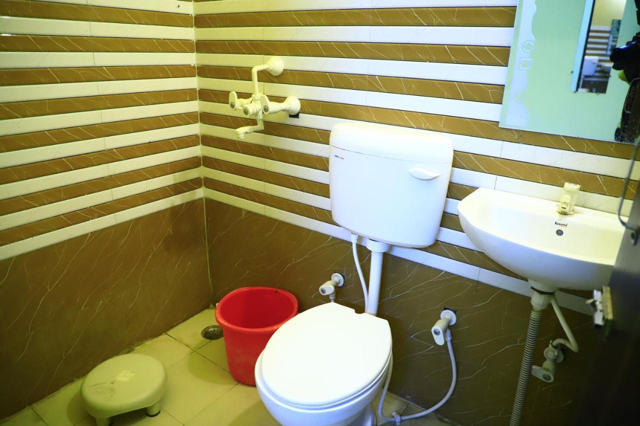 Shivraj Homestay Matura Exterior foto